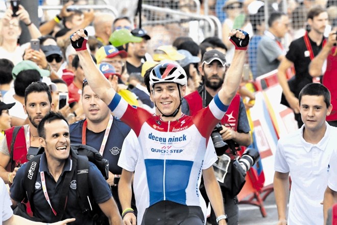 Fabio Jakobsen se je veselil zmage na četrti etapi kolesarske dirke po Španiji.