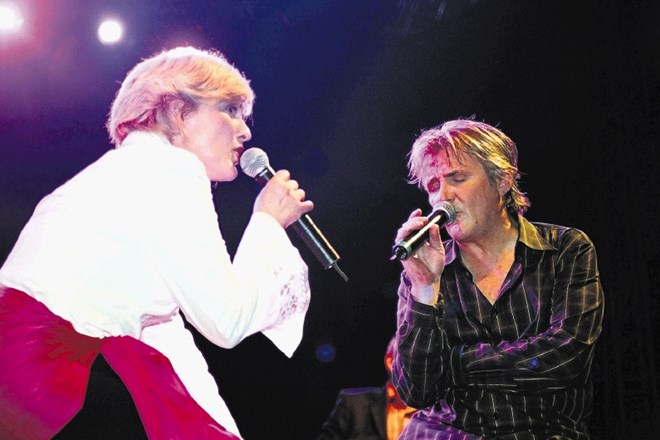 Rajko Dujmić (desno) je napisal glasbo za hite, kot so zmagovalna pesem Evrosonga Rock me baby skupine Riva ter Milena,...