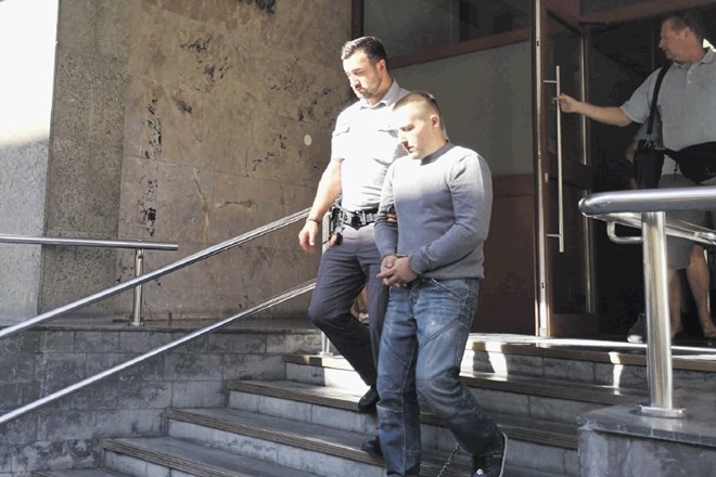 Jaka Ulčnik na sodišču ni podal zagovora, zanikal je le, da bi bil v času umora Milenka Penave v Bosni in Hercegovini.