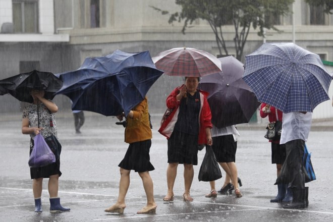 Tajfun Lingling v Južni Koreji terjal smrtno žrtev