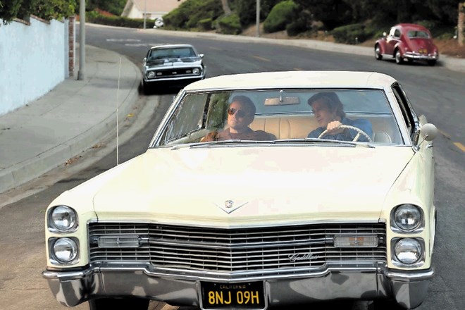 Vloga glavnega avtomobila v filmu Bilo je nekoč…  v Hollywoodu pripada cadillacu coupeju de villu.