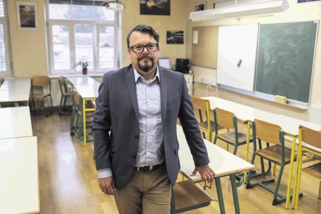 Ravnatelj  Primož Jurman opozarja, da je šola v Preski premajhna.