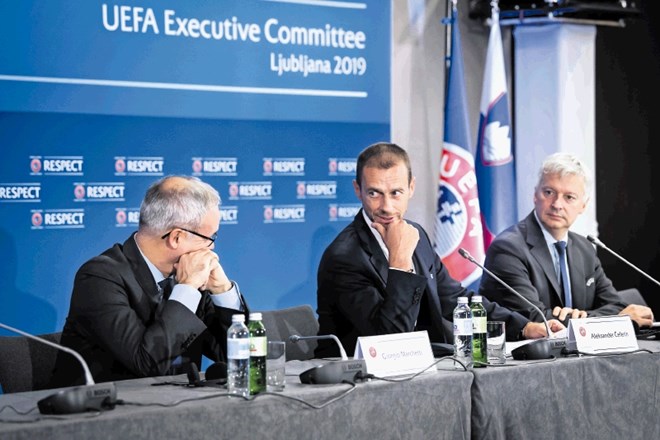 Aleksander Čeferin (na sredini) je naznanil, da bo liga narodov v sezoni 2020/21 dobila novo strukturo, v kateri bo Slovenija...