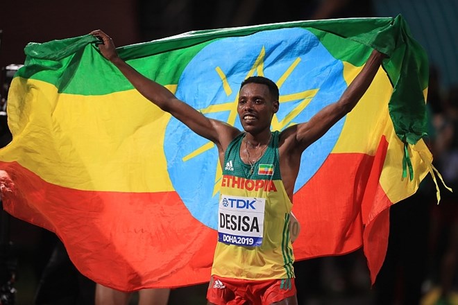 Fraser-Pryce v Dohi na tretje mesto vseh časov po osvojenih medaljah, dvojna zmaga Etiopije v maratonu 