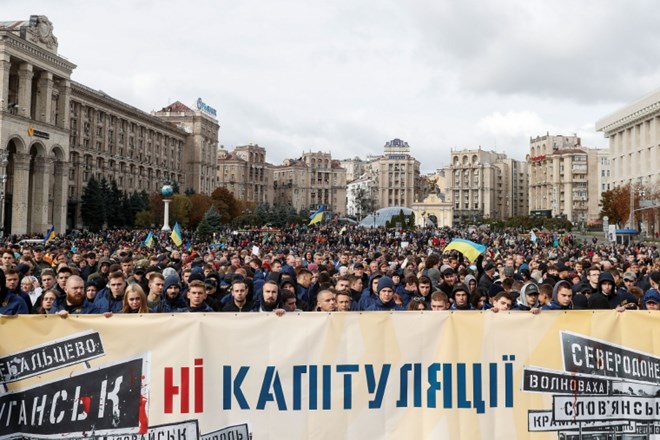 #foto Na tisoče protestnikov v Kijevu proti posebnemu statusu separatističnih regij