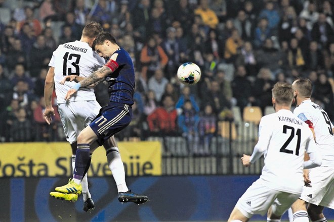 Derbi med Mariborom (v vijoličnem) in Muro se je razpletel z remijem 0:0.