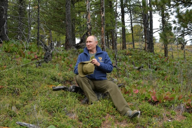 #foto #video Putin ob rojstnem dnevu šel po gobe
