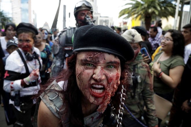 Letošnji sprehod zombijev v mehiški prestolnici.