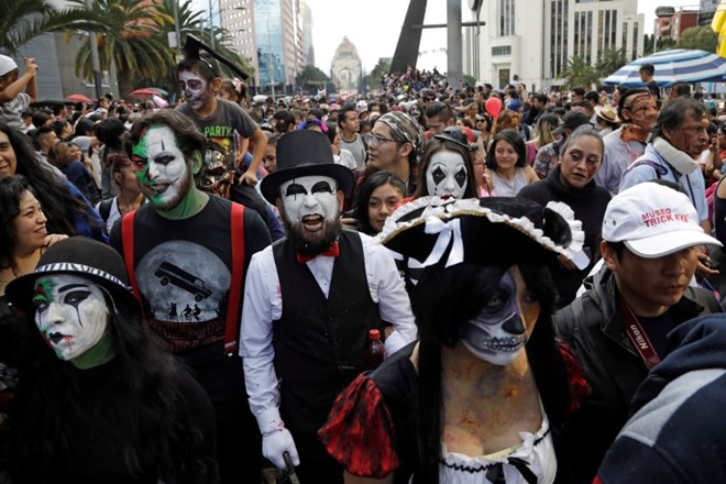 Letošnji sprehod zombijev v mehiški prestolnici.