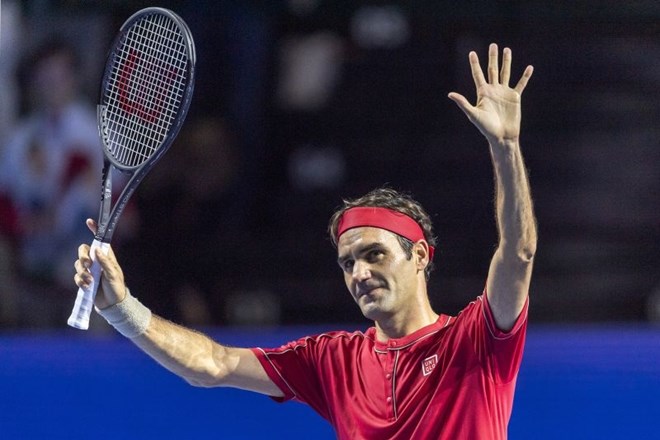 Roger Federer v Baslu naskakuje deseto lovoriko