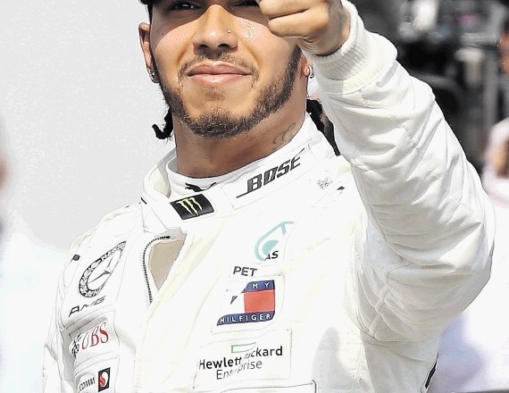 Lewis Hamilton je v tej sezoni formule 1 preprosto najboljši.