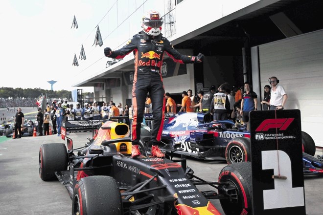 Max Verstappen se je veselil zmage na dirki v Braziliji.