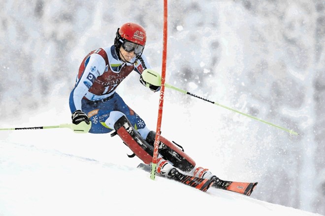 Štefan Hadalin je na prvem slalomu sezone zasedel 23. mesto.