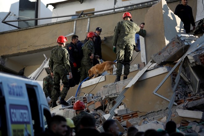 Albanijo je danes stresel močan potres, ki so ga čutili po vsem Balkanu ter tudi v Italiji in Sloveniji.