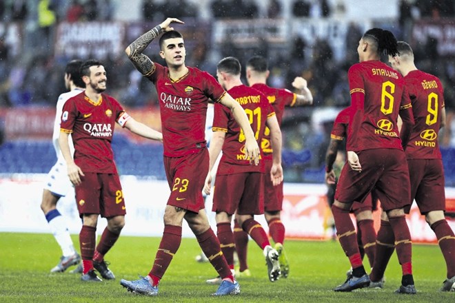Italijanski nogometni prvoligaš AS Roma je v videoobjavah na družbenih omrežjih poleg obrazov svojih novih igralcev objavil...