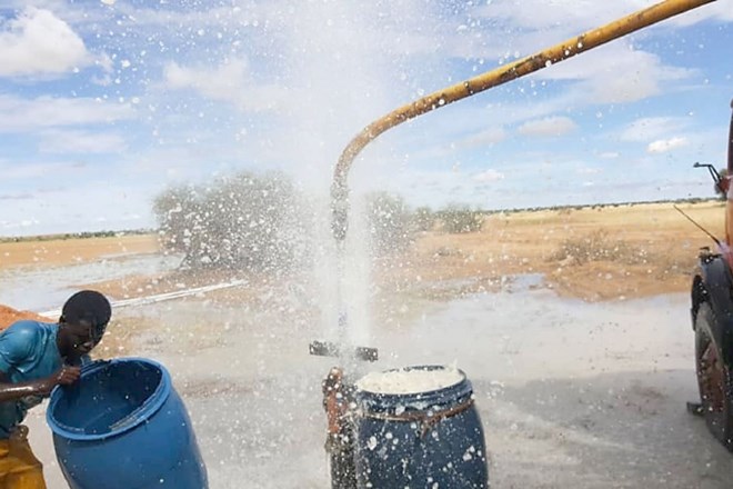 #video #foto Darfur: Slovenski stroj za iskanje vode začel delovati