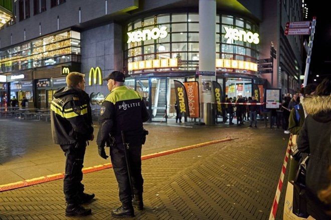 Več ranjenih v napadu z nožem v nizozemskem Haagu
