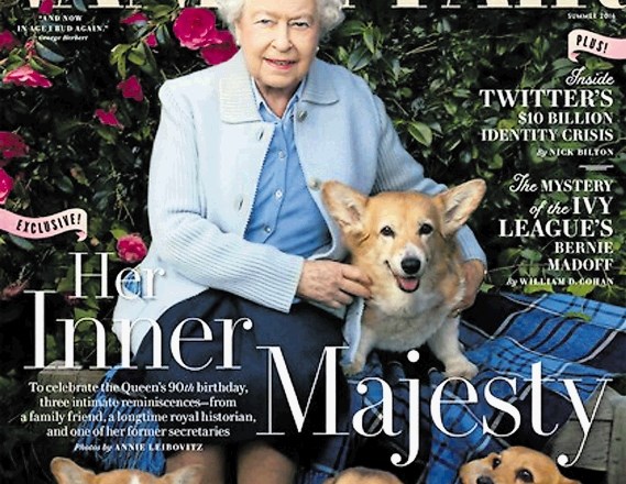 Kraljica ter njena korgija in dorgija na uradni fotografiji in fotografiji za revijo Vanity Fair.