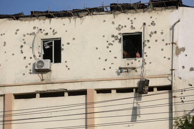 #foto V napadu džihadistov na hotel v Somaliji več mrtvih