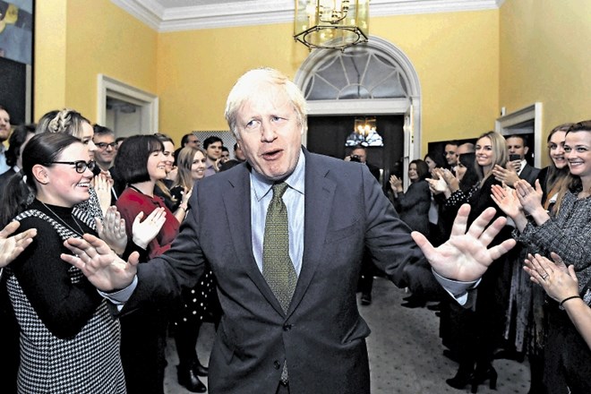 Borisa Johnsona so po volilni zmagi na Downing Streetu 10 sprejeli kot velikega heroja.