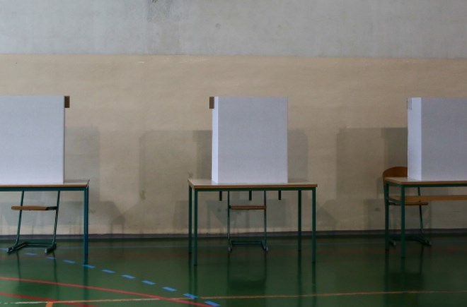 Na Hrvaškem na več kot 6400 voliščih danes potekajo sedme predsedniške volitve od osamosvojitve.