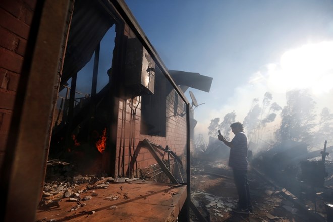 #foto Požar ogroža čilsko mesto Valparaiso, četrtina prebivalcev brez elektrike