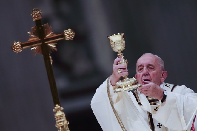 #foto Papež ob božiču pozval k miru na vojnih območjih