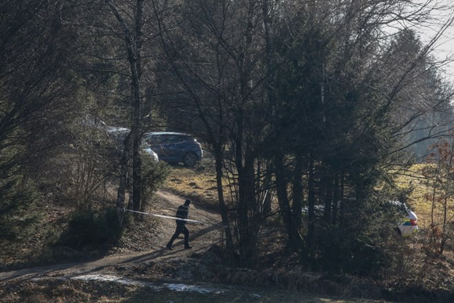 Truplo storilca je policija našla na Polževem, le lučaj stran od lokalne cerkve v Kriški vasi, par kilometrov od Višnje Gore....