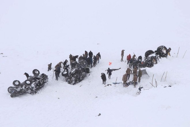 #foto V snežnem plazu na vzhodu Turčije številni mrtvi