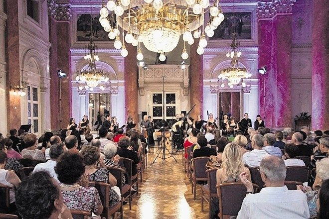 Koncerti brežiškega festivala se odvijajo tudi v čudoviti baročni Kristalni dvorani v zdravilišču Rogaška Slatina, a menda v...