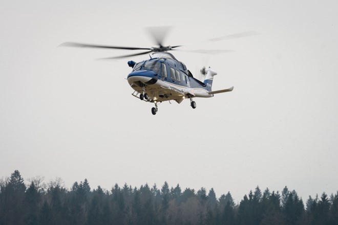 #foto Slovenska policija po 12 letih z novim helikopterjem