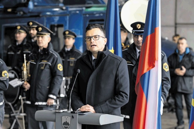 Marjan Šarec je imel včeraj govor ob predaji novega policijskega helikopterja v uporabo, nato pa je zagotovil, da bo...