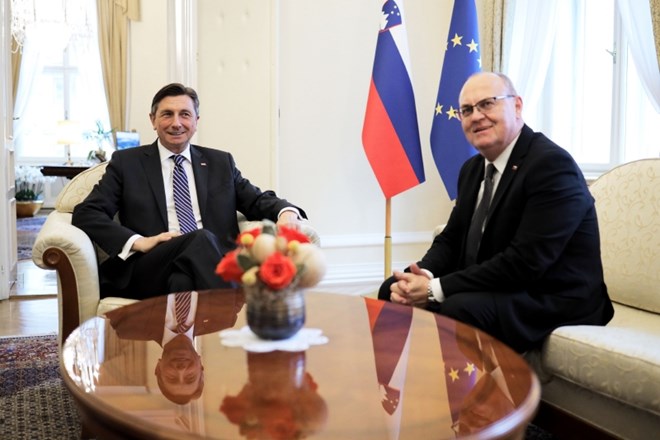 Predsednik republike Borut Pahor (levo) in vodja poslanske skupine NSi Jozef Horvat (desno).