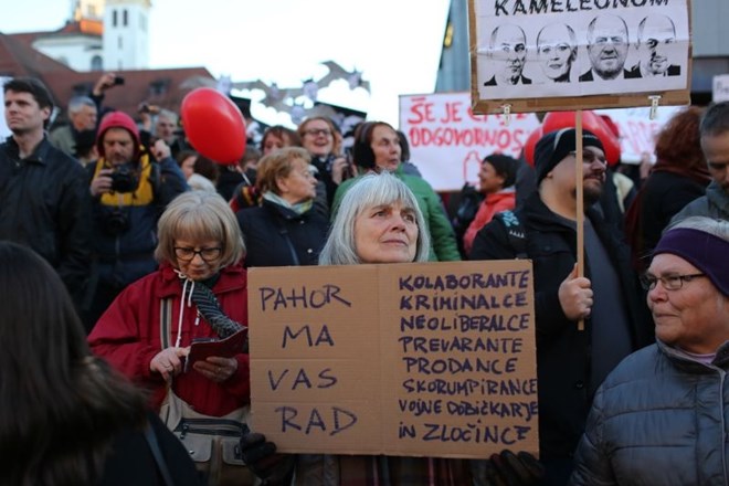 #foto Udeleženci shoda v središču Ljubljane so pozivali SMC in DeSUS k premisleku
