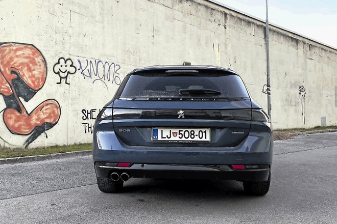 Volkswagen passat variant in peugeot 508 SW: Razdvojenost med razumom in čustvi