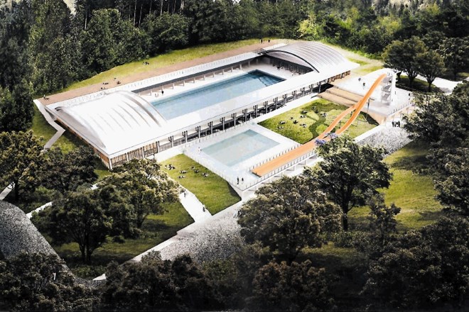 Poleti naj bi pomično streho olimpijskega bazena na radovljiškem kopališču odprli.