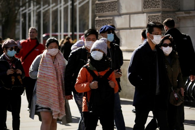 WHO izbruh novega koronavirusa označil za pandemijo, v Italiji rekordno povečanje okužb