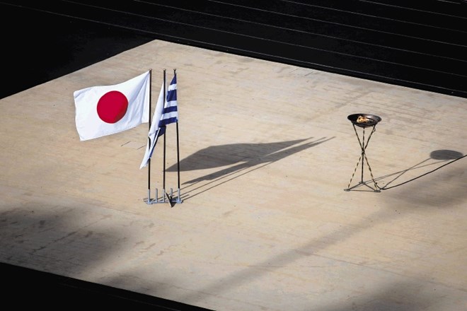Po velikih težavah v Grčiji se olimpijski ogenj seli na Japonsko