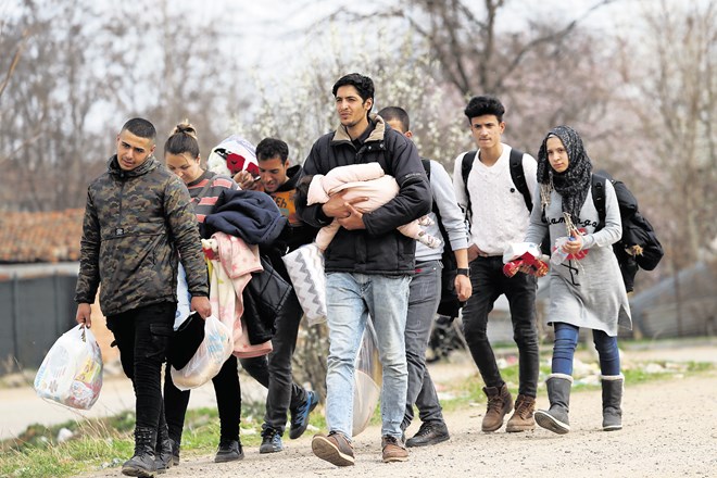 Migranti zapustili območje turško-grške meje