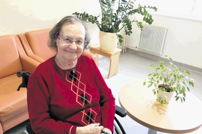 »Čakamo dan, ko bomo spet lahko šle ven, da se naužijemo sonca,« pravi 83-letna Štefica Cvitkovič.