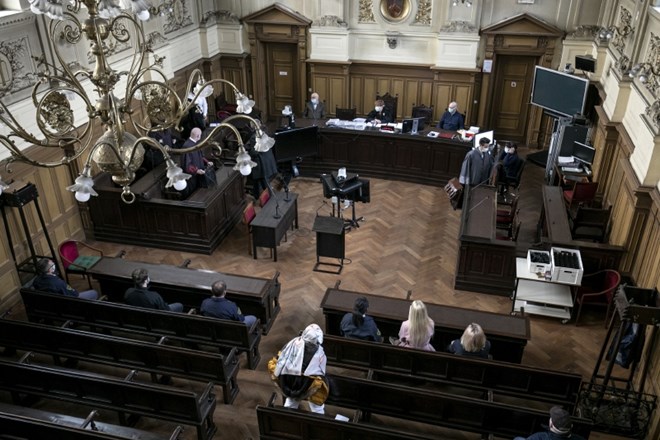 Fotografi in snemalci so imeli prav poseben, edinstven razgled na sodno dvorano in sicer z balkona.