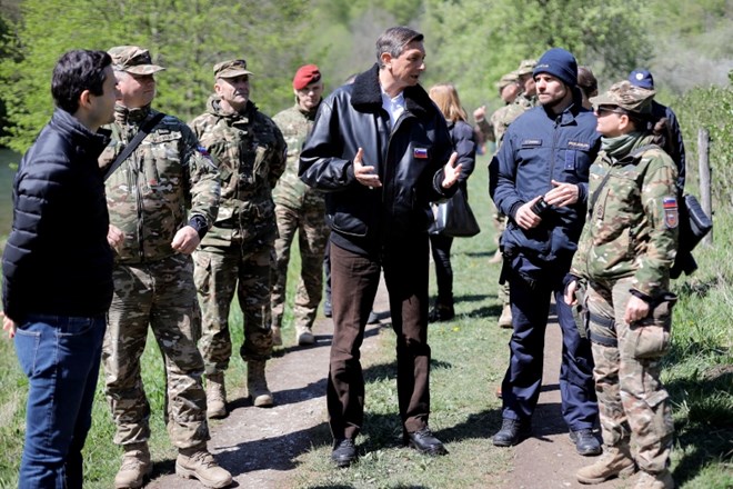 Predsednik republike Borut Pahor, minister za obrambo Matej Tonin in notranji minister Aleš Hojs na obisku vojakov 72....