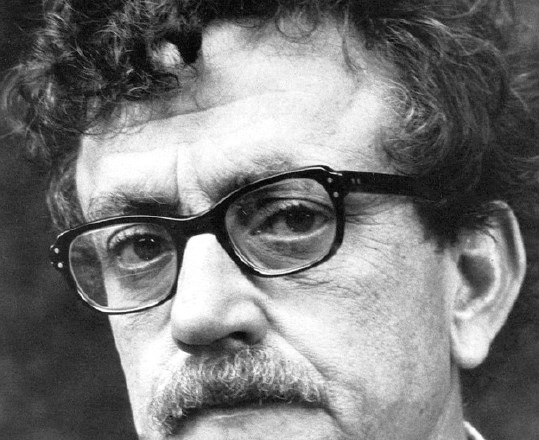 Kurt Vonnegut je večino svojih kratkih zgodb napisal na začetku kariere, torej v 50. in 60. letih prejšnjega stoletja.