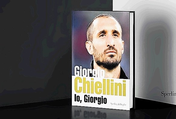 Giorgio Chiellini je  s svojo knjigo dvignil ogromno prahu.
