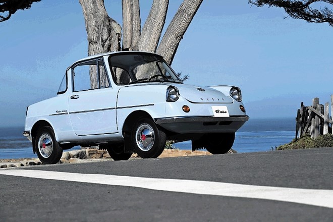 Prvi Mazdin avtomobil množične proizvodnje,  kupe R360 (zgoraj) , je na ceste zapeljal leta 1960. Prvi prototip osebnega...
