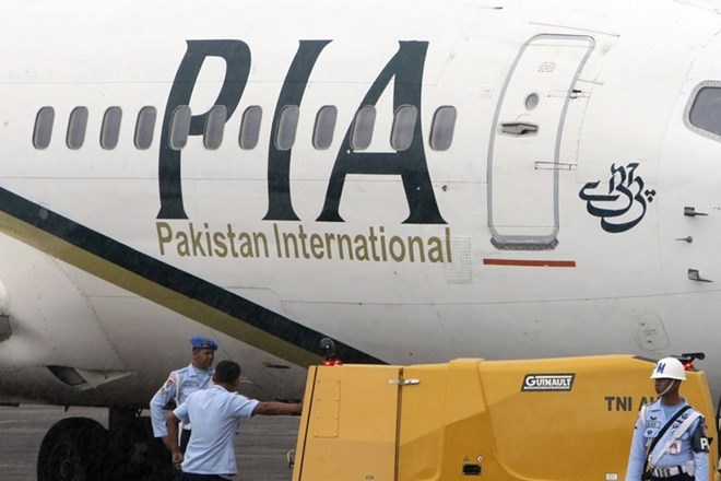 Na jugu Pakistana je danes strmoglavilo potniško letalo. AP