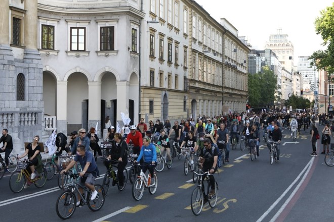 #foto #video Ljubljano preplavila pisana  protestniška množica