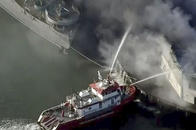V znamenitem pristanišču v San Franciscu pogasili obsežen požar
