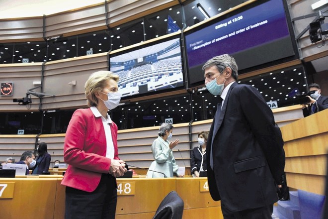 Predsednica evropske komisije von der Leynova je predlog proračuna in sklada za okrevanje najprej predstavila v evropskem...