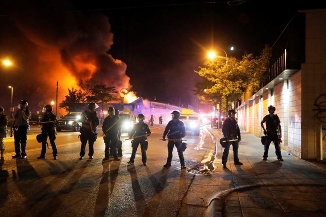 rotesti zaradi policijskega nasilja so se v petek nadaljevali po številnih mestih ZDA.